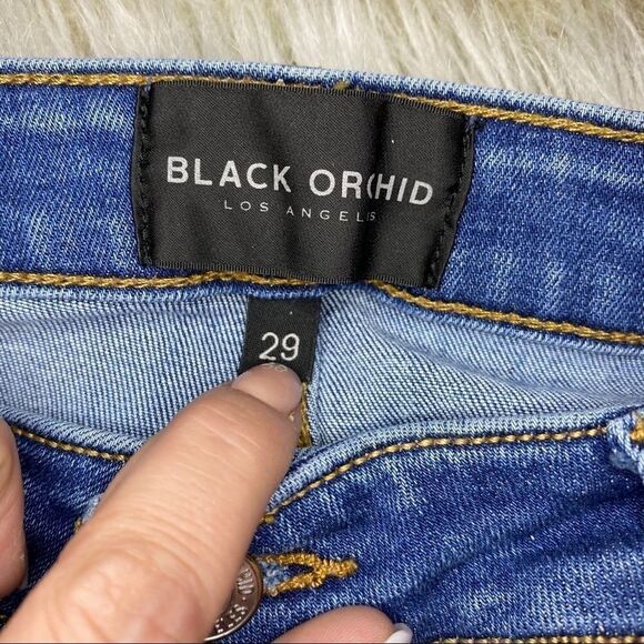 Black Orchid Jude Off Step Mid Rise Skinny - Picture 13 of 13